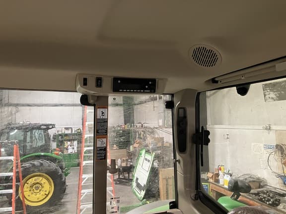 Image of John Deere 6155M equipment image 3