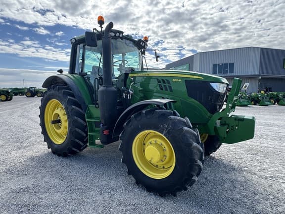 Image of John Deere 6155M equipment image 3