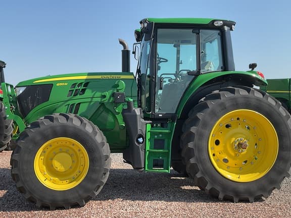 Image of John Deere 6155M equipment image 4