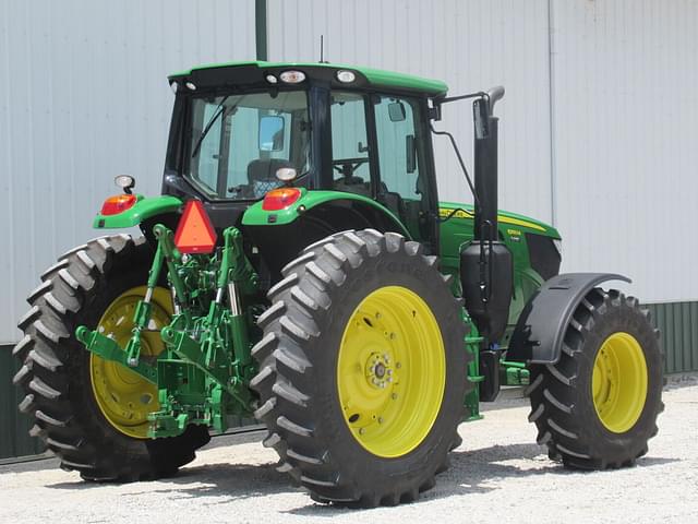 Image of John Deere 6155M equipment image 4