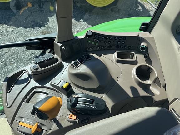 Image of John Deere 6155M equipment image 3