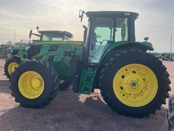 Image of John Deere 6155M equipment image 3