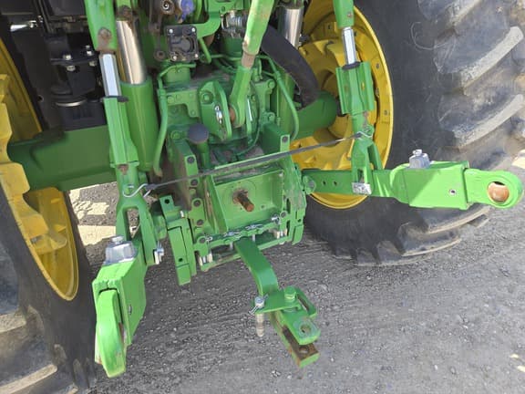 Image of John Deere 6155M equipment image 4