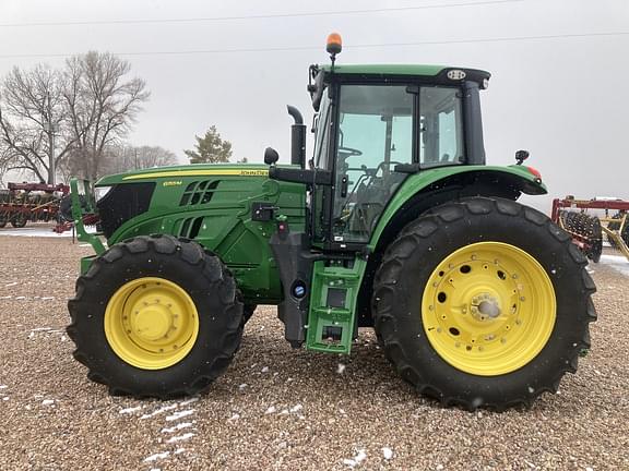 Image of John Deere 6155M equipment image 1