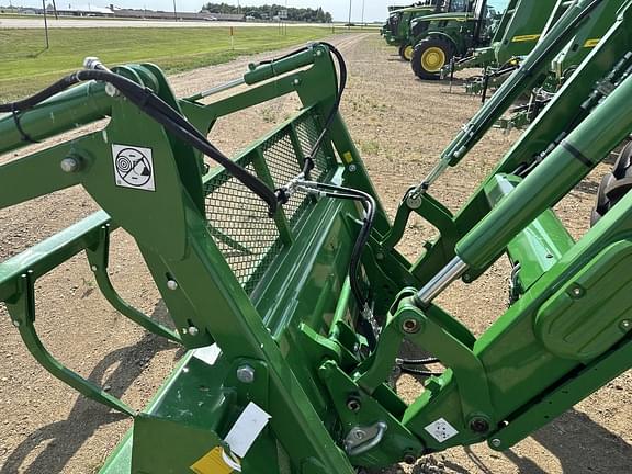 Image of John Deere 6155M equipment image 4