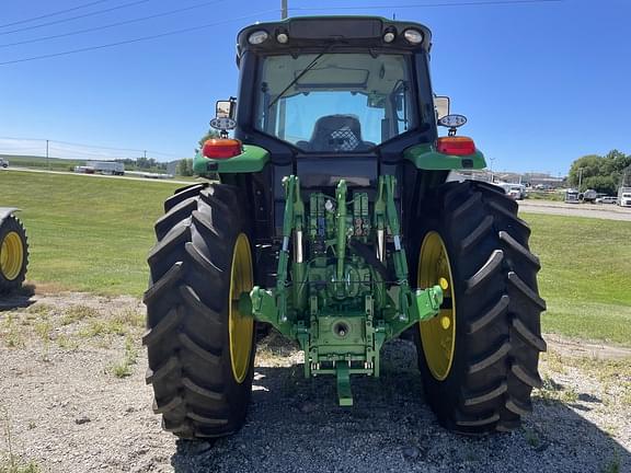 Image of John Deere 6155M equipment image 4