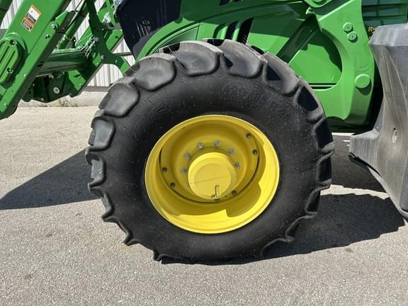 Image of John Deere 6155M equipment image 3