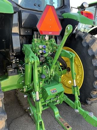 Image of John Deere 6155M equipment image 4