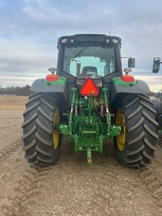Image of John Deere 6155M equipment image 4