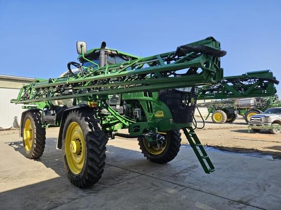 Image of John Deere 616R equipment image 1