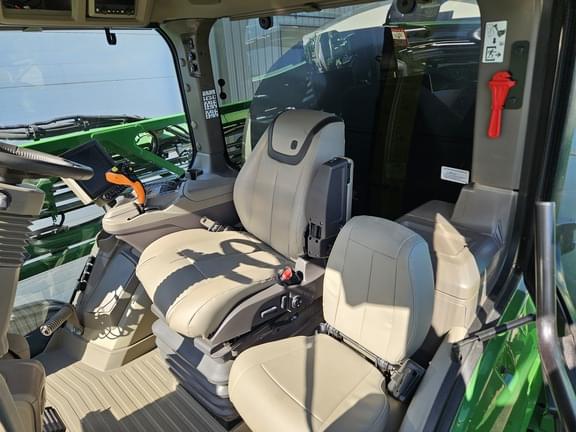 Image of John Deere 616R equipment image 4