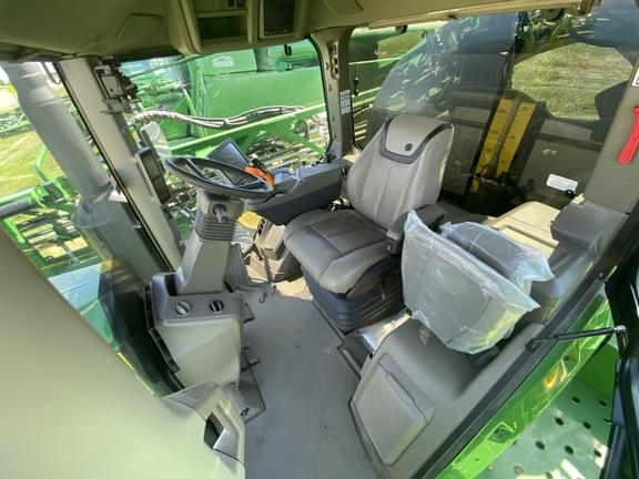 Image of John Deere 616R equipment image 2