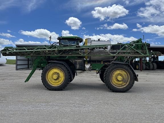Image of John Deere 616R equipment image 1