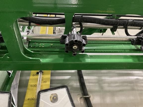 Image of John Deere 616R equipment image 4