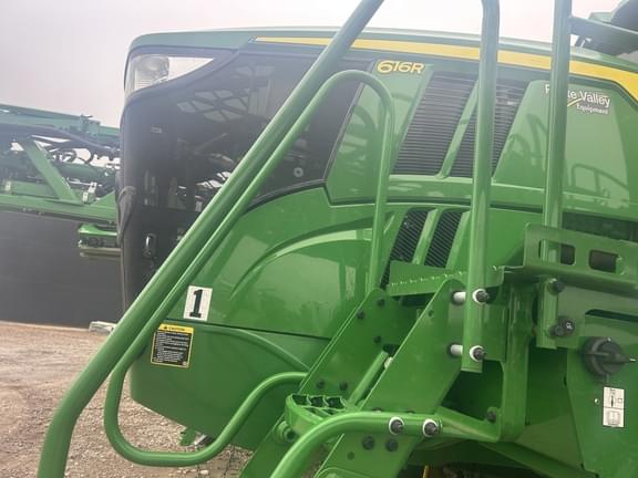Image of John Deere 616R equipment image 1