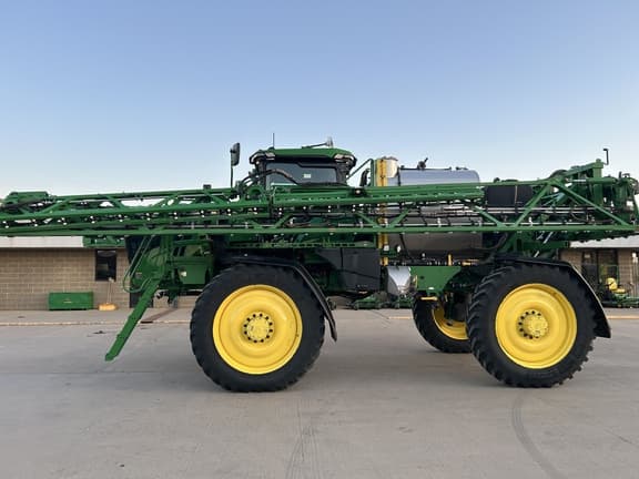 Image of John Deere 616R equipment image 1