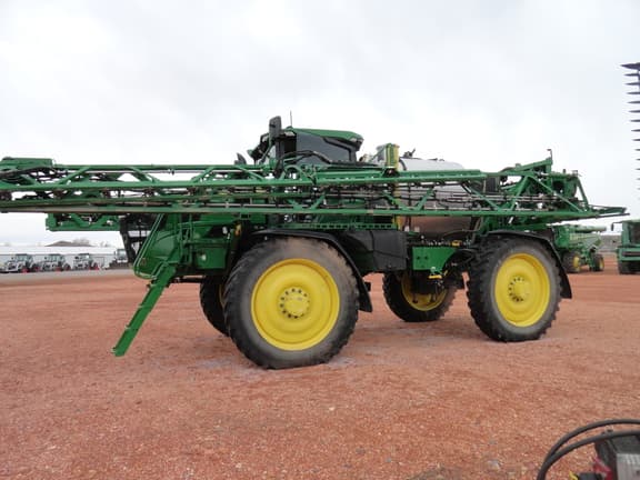 Image of John Deere 616R equipment image 1