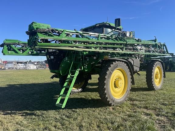 Image of John Deere 616R equipment image 1