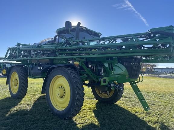 Image of John Deere 616R equipment image 2