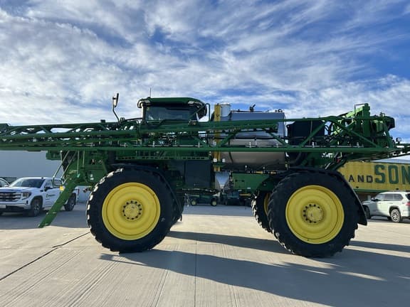 Image of John Deere 616R equipment image 1