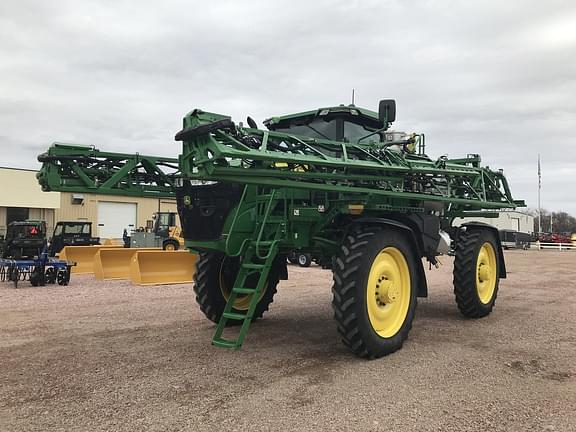 Image of John Deere 616R equipment image 1