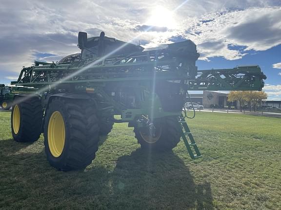 Image of John Deere 616R equipment image 3