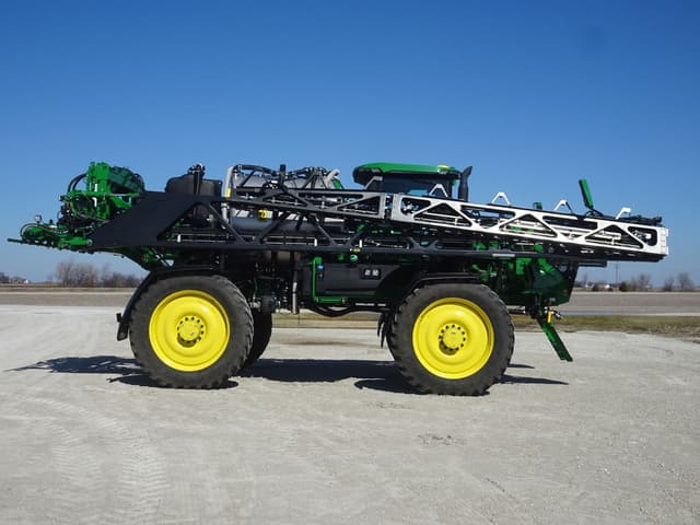 Image of John Deere 616R equipment image 3