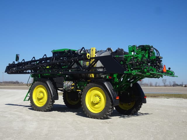 Image of John Deere 616R equipment image 4
