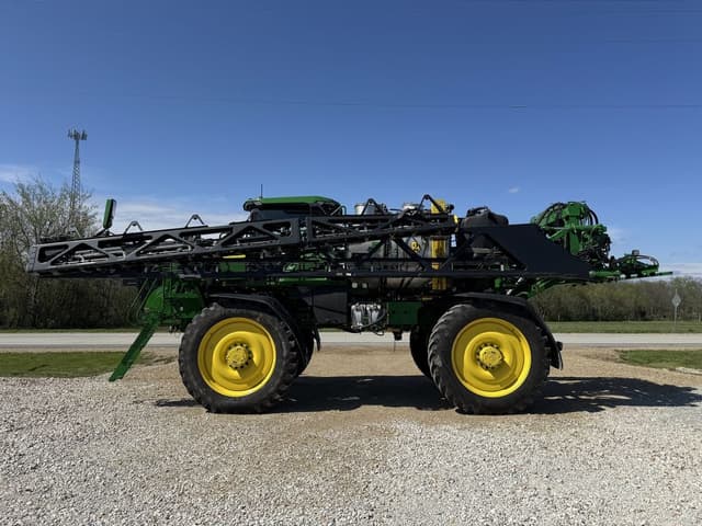 Image of John Deere 616R equipment image 1
