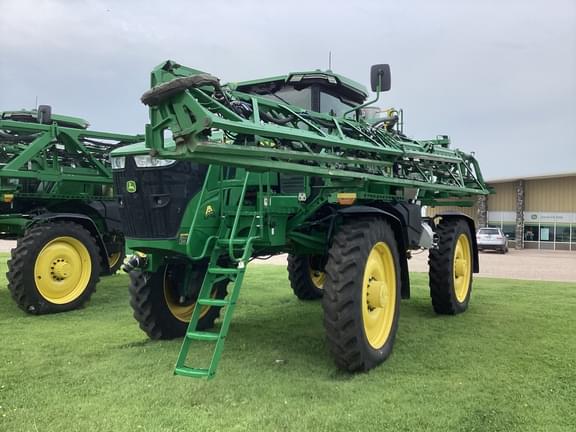 Image of John Deere 616R equipment image 2