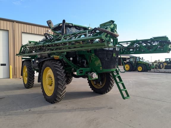 Image of John Deere 616R equipment image 4