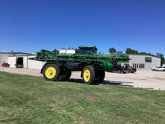 Image of John Deere 616R equipment image 1