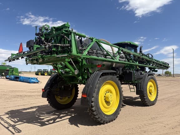 Image of John Deere 616R equipment image 3