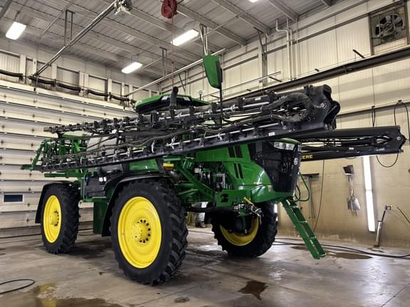 Image of John Deere 616R equipment image 1