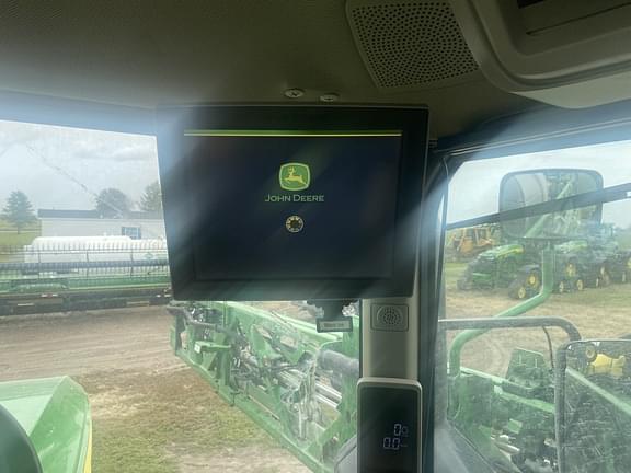 Image of John Deere 616R equipment image 4