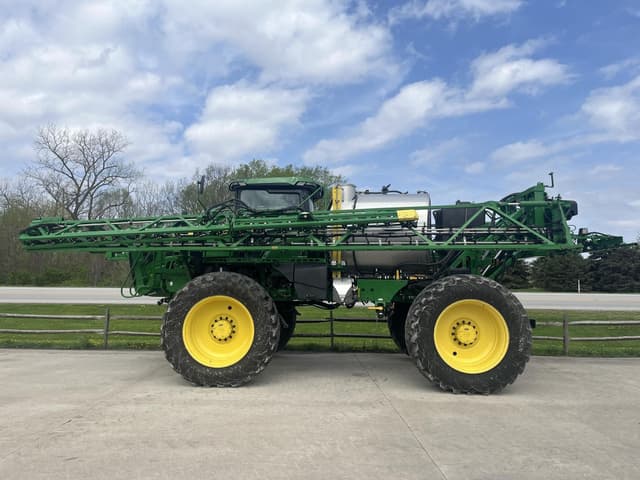 Image of John Deere 616R equipment image 1