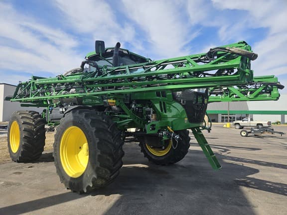 Image of John Deere 616R equipment image 1