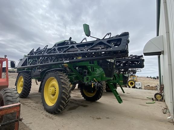 Image of John Deere 616R equipment image 1