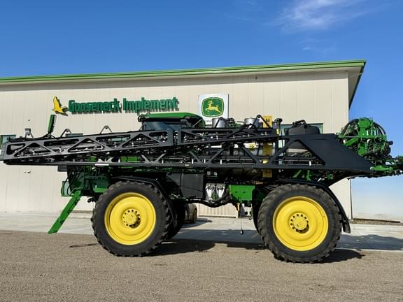 Image of John Deere 616R equipment image 1