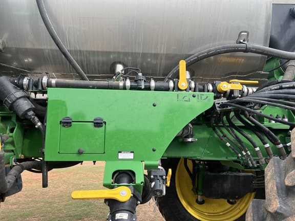 Image of John Deere 616R equipment image 4