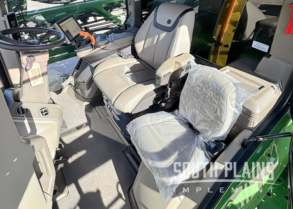 Image of John Deere 616R equipment image 4