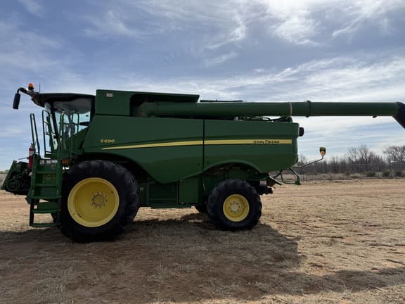 Image of John Deere 616R equipment image 1