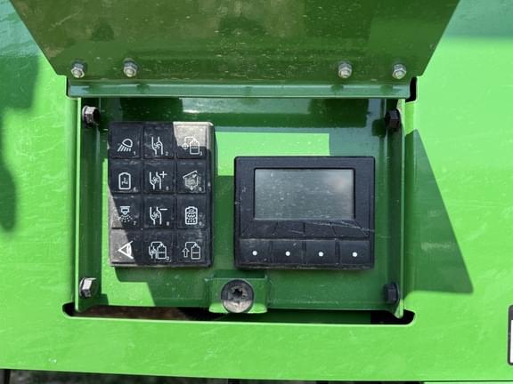 Image of John Deere 616R equipment image 4