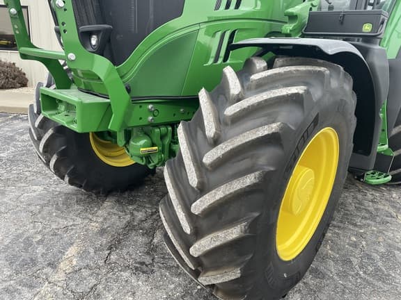 Image of John Deere 6175M equipment image 4