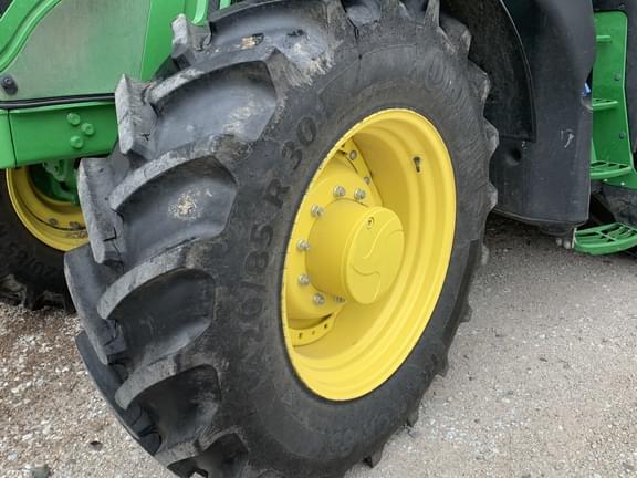 Image of John Deere 6175M equipment image 3