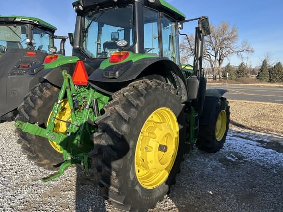 Image of John Deere 6175M equipment image 3