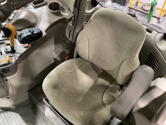 Image of John Deere 6175M equipment image 4