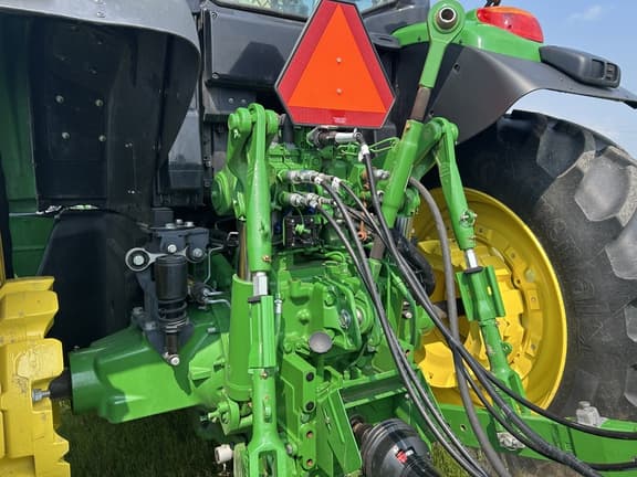 Image of John Deere 6175M equipment image 2