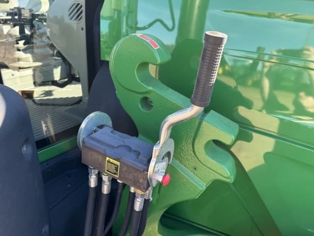 Image of John Deere 6175M equipment image 4