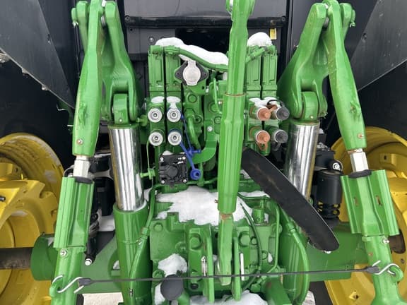 Image of John Deere 6175M equipment image 1